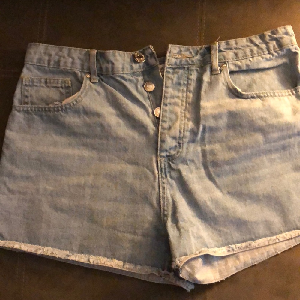 🔥High waisted jean shorts🔥